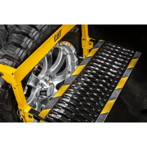 CAT 350 Pound Deluxe Tire Service Step 980556